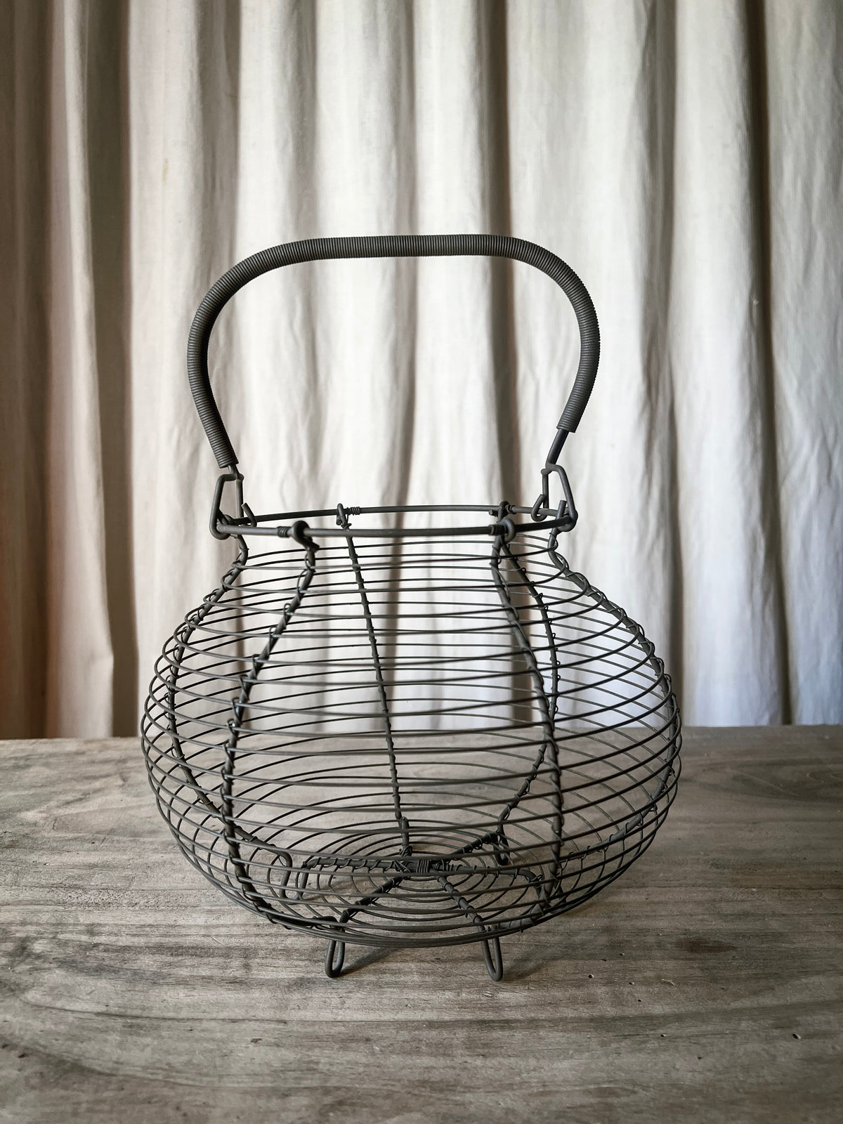 French Wire Egg Basket — Panier à oeufs