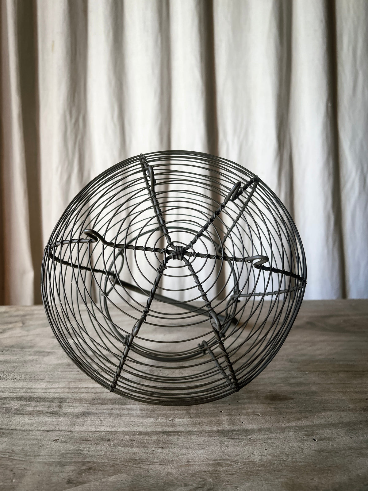French Wire Egg Basket — Panier à oeufs