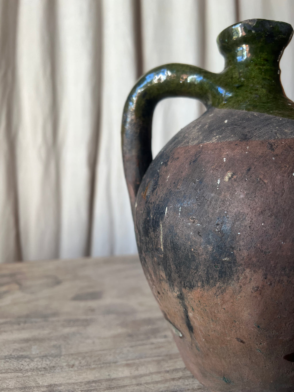 Green-Glazed Terracotta Oil Jug / Cruche