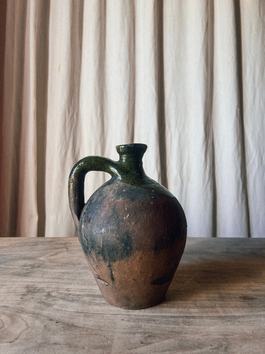 Green-Glazed Terracotta Oil Jug / Cruche