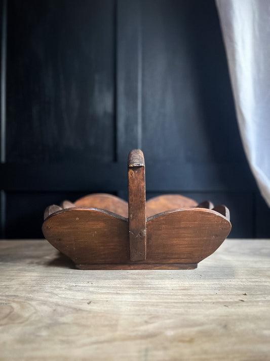 Panier rustique en bois festonné fait main avec poignée 