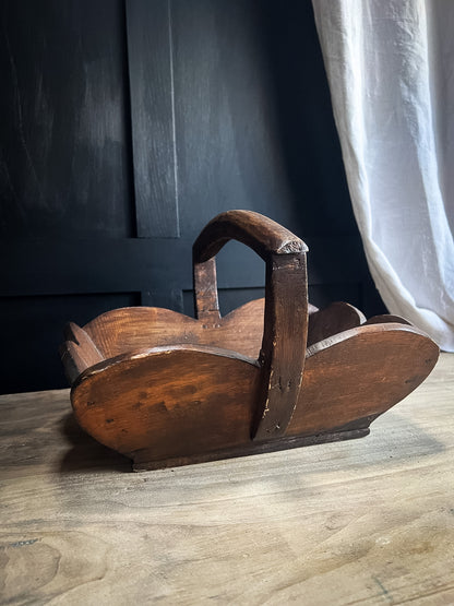 Panier rustique en bois festonné fait main avec poignée 